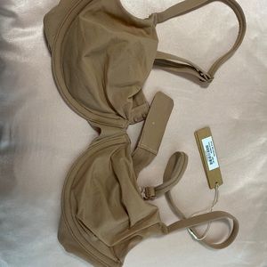 SKIMS BRA colour sienna size 32C. Brand new with tags